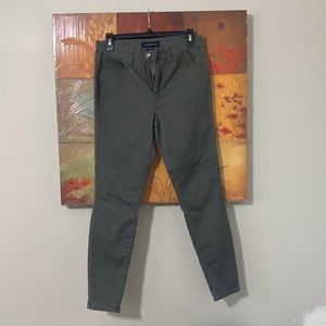 SIZE 8 OLIVE GREEN JEGGINGS